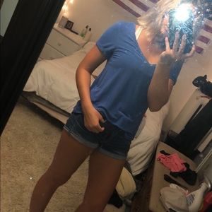 🌸BUNDLE ONLY🌸 2 ITEMS !!! AE shirts both xs